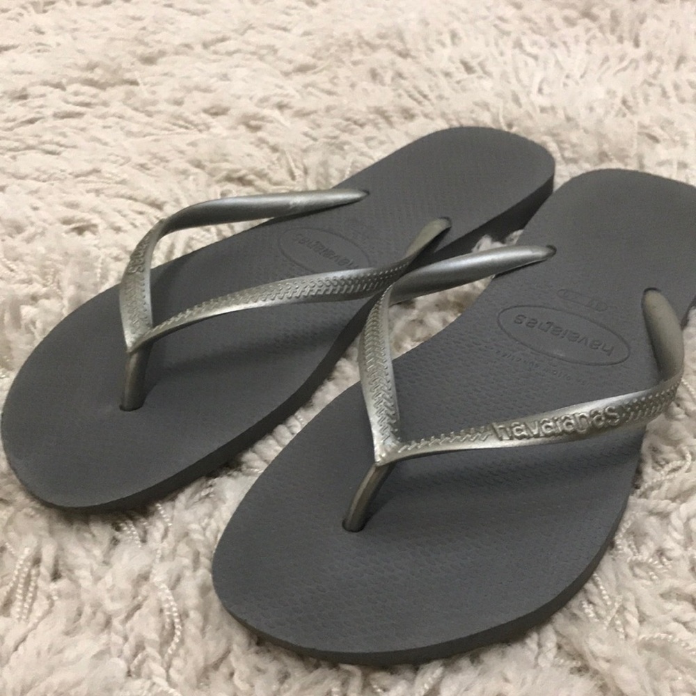 Havaianas, size 39/40, US 9/10. Worn 3 times.
